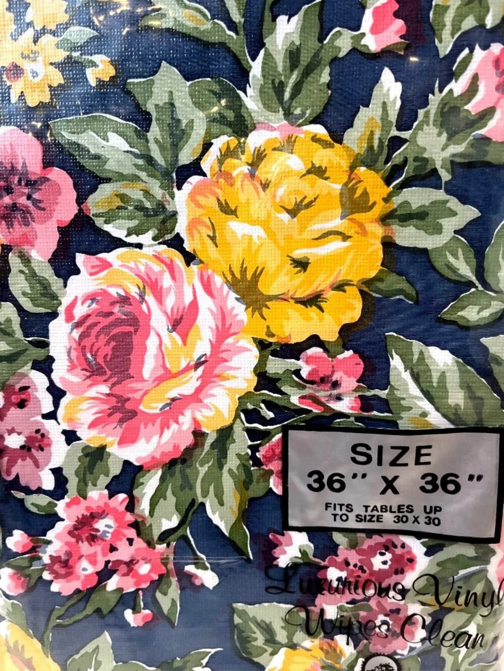 Vinyl Flannel-Backed Floral Tablecloth 36